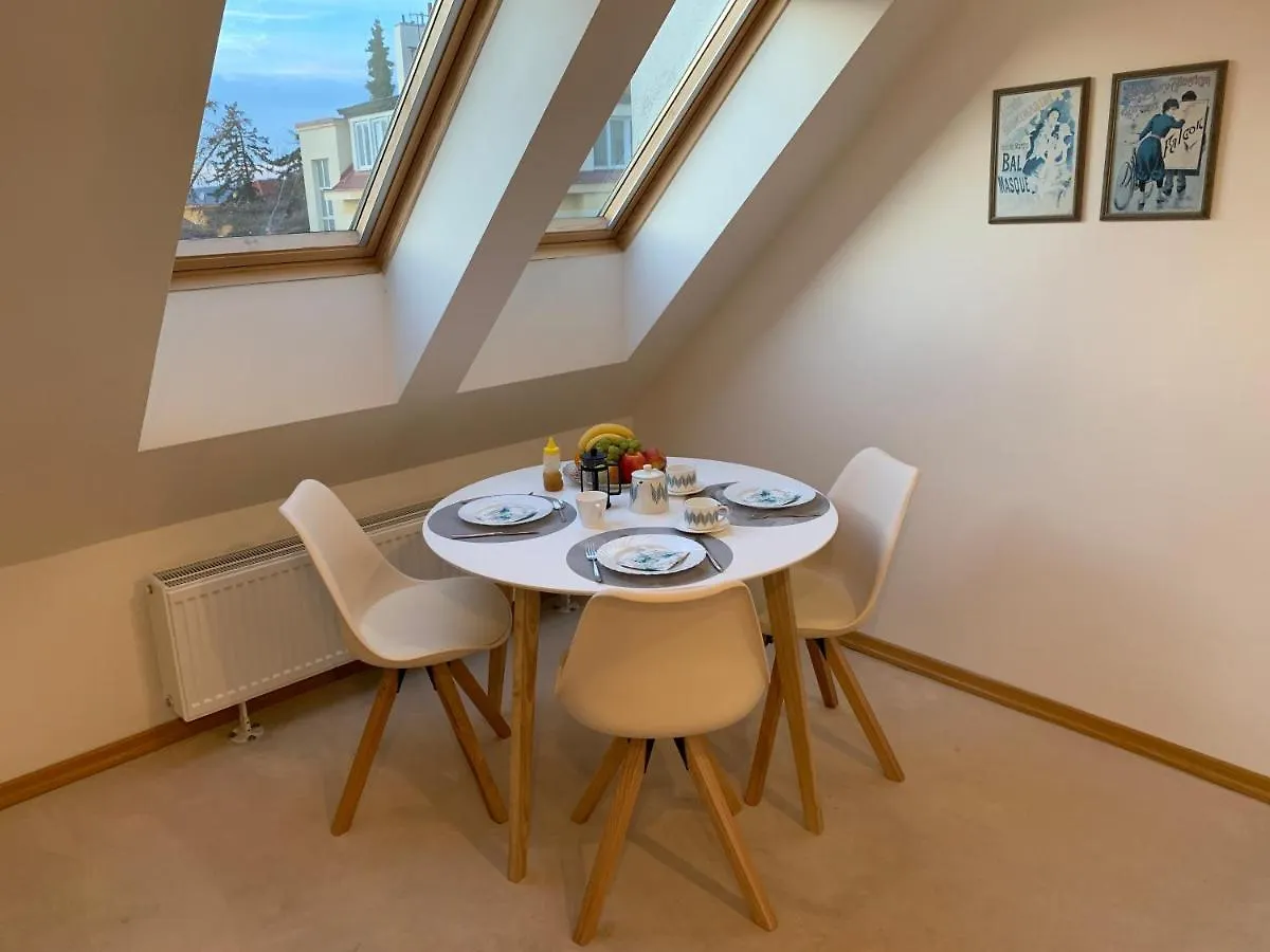 Residence Sarka Praga 0*,
